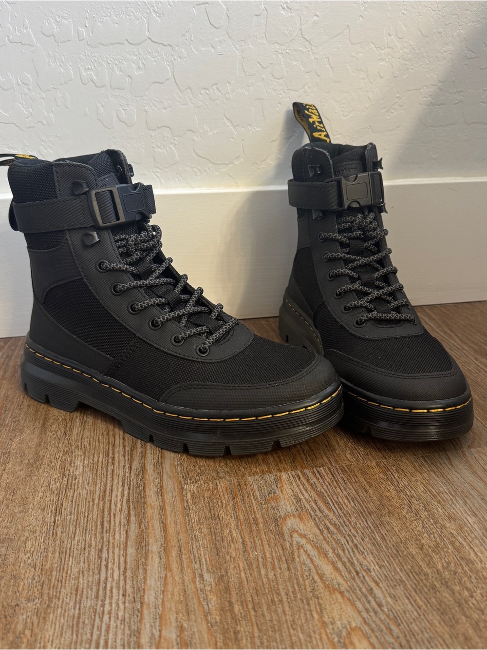 Dr. Martens Combs Tech Boot Black UK6 US7 EU39 NWOB Tactical Streetwear Goth